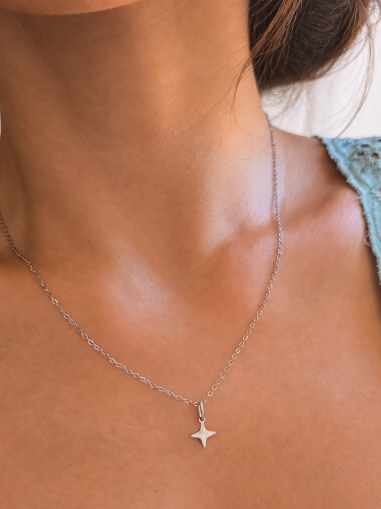 Eléa — Collier Pendentif Étoile Argenté