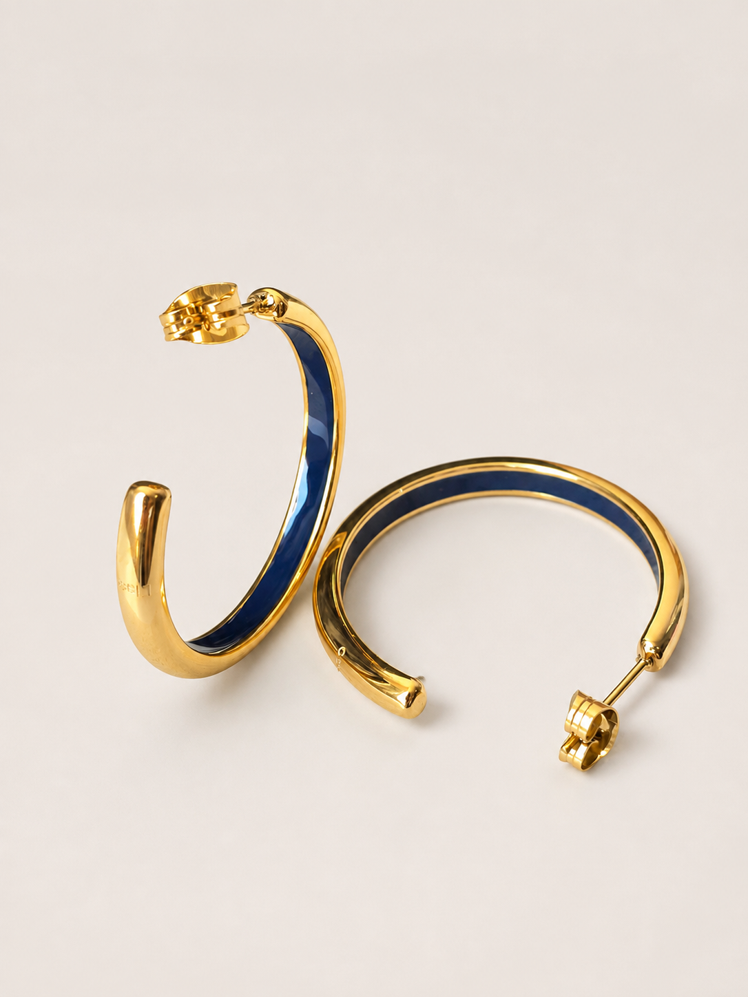 Soline – Créoles dorées/bleu marine | Lisso