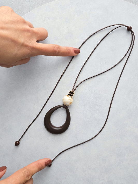 Collier Alix E